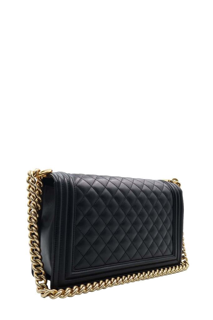 Quilted New Medium Boy with Gold Hardware Black - CHANEL