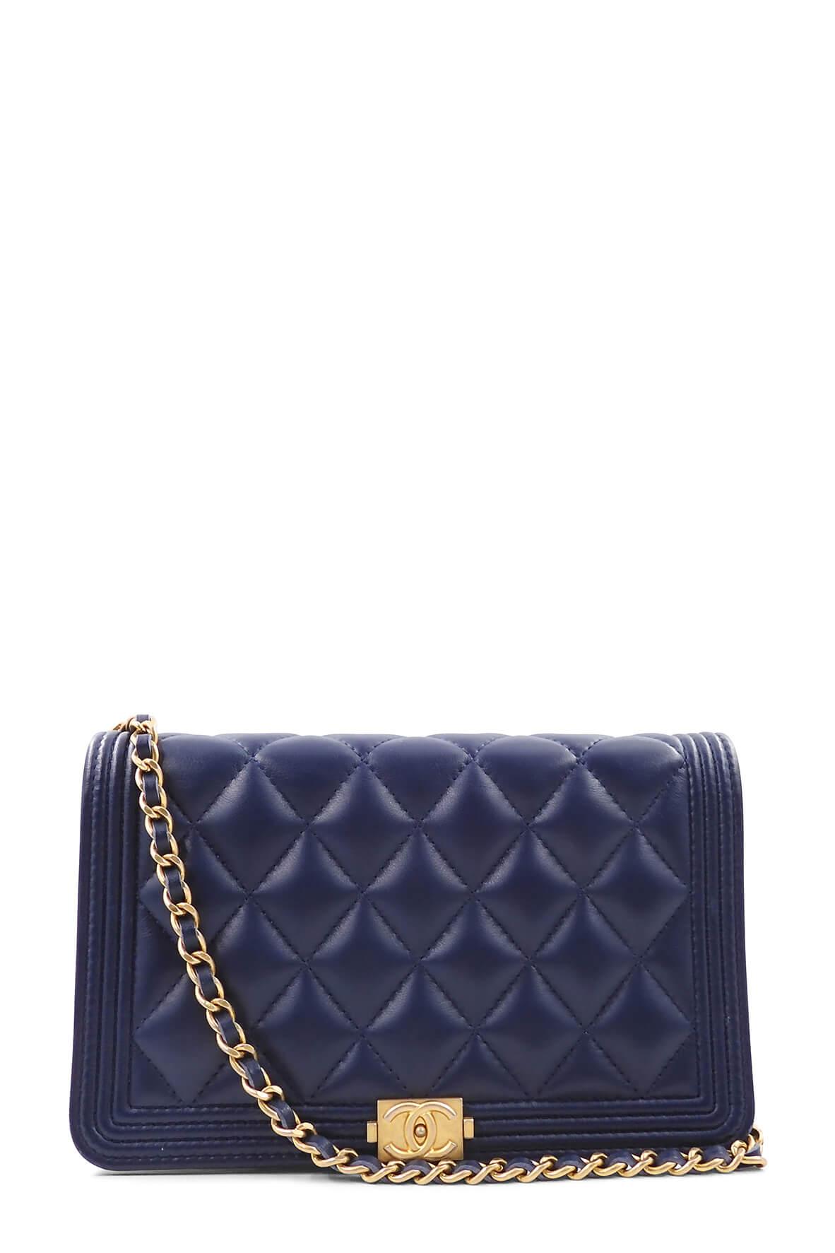 Wallet on chain timelessclassique patent leather crossbody bag Chanel Blue  in Patent leather  22695534