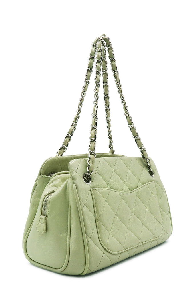 Quilted Caviar CC Shoulder Bag Honeydew - CHANEL